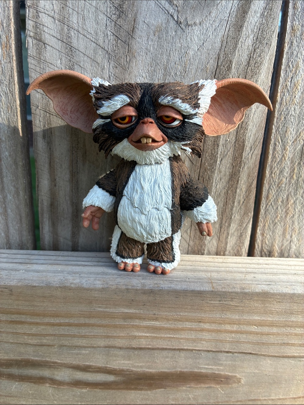 Gremlins Gizmo-Inspired Brown & White Figurine